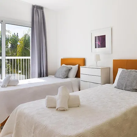 Luxvillasrentals *