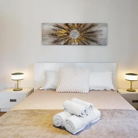 Luxvillasrentals *
